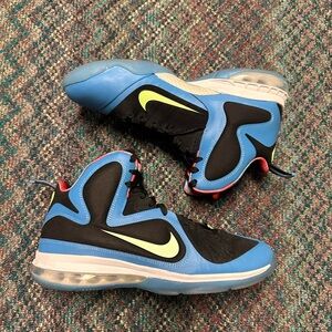 Nike LeBron 9 South Coast Basketball Shoes Size 10. DO5838-001.  Great Condition